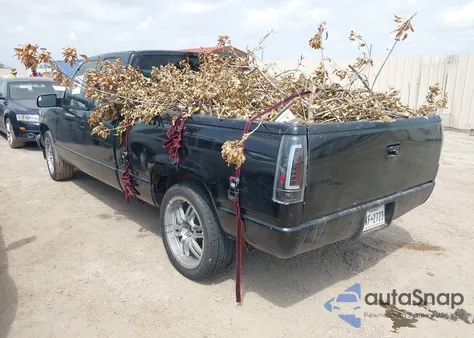 1998 Chevrolet C1500 Fleetside z USA, uszkodzony, nr VIN 2GCEC19R8W1173590